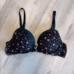 Victoria’s Secret Dream Angels Black Lace Dainty Floral Print Push-Up Bra / 34B